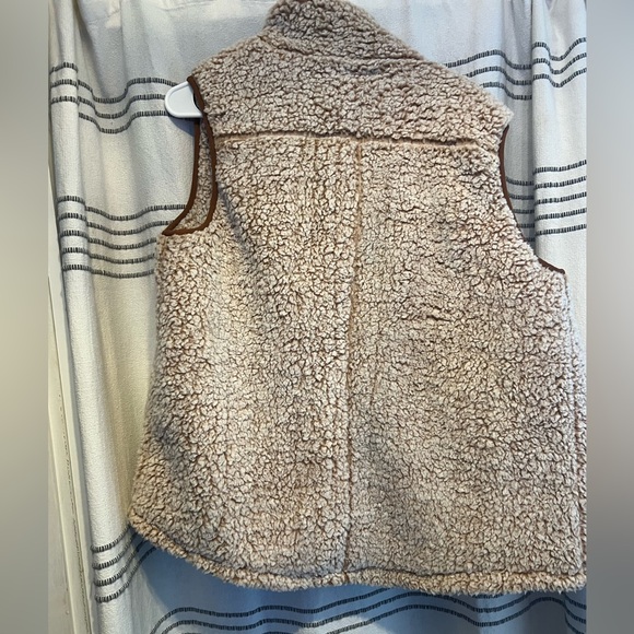 Women’s Sherpa vest - Picture 2 of 3